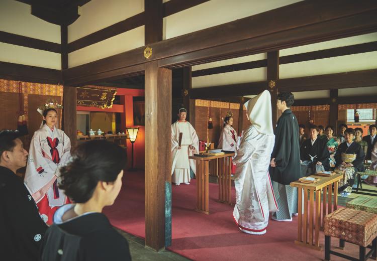 住吉大社。挙式会場。56席までの『御本殿』は、普段は入ることのできない貴重な建物