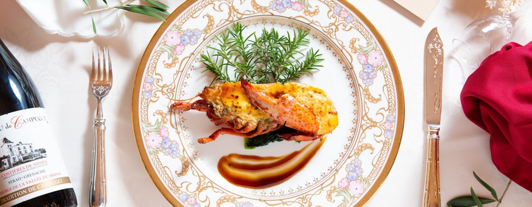 シティプラザ大阪。料理。料理長が自ら厳選した食材の数々。味はもちろん見た目の美しさも評判で、食器や盛り付けからもシェフの豊かな感性がうかがえます