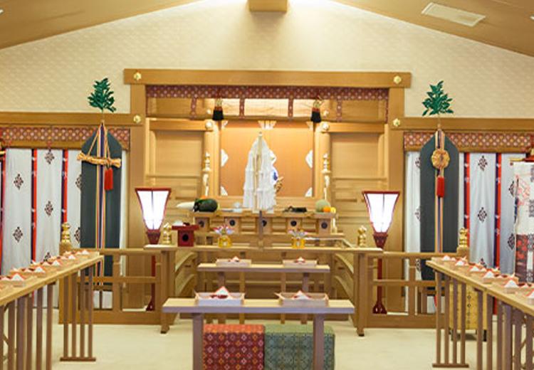 岸和田グランドホール。挙式会場。神前式と人前式に対応する神殿は48名まで収容できます