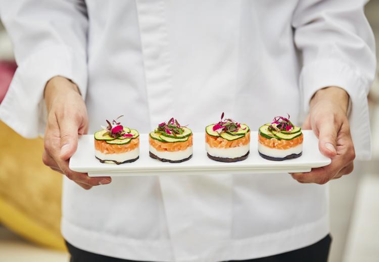 Mia Via(ミア ヴィア)。料理。新鮮な食材を使い彩り豊かな盛り付けに仕上げたメニュー