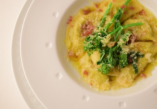 MODO DI PONTE VECCHIO(モード ディ ポンテベッキオ)。料理。この会場ならではのパスタは、2種類の味わいを楽しめます
