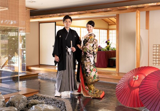 ホテルアウィーナ大阪。披露宴会場。『銀杏(いちょう)』には玄関と庭があり、料亭を思わせるお座敷