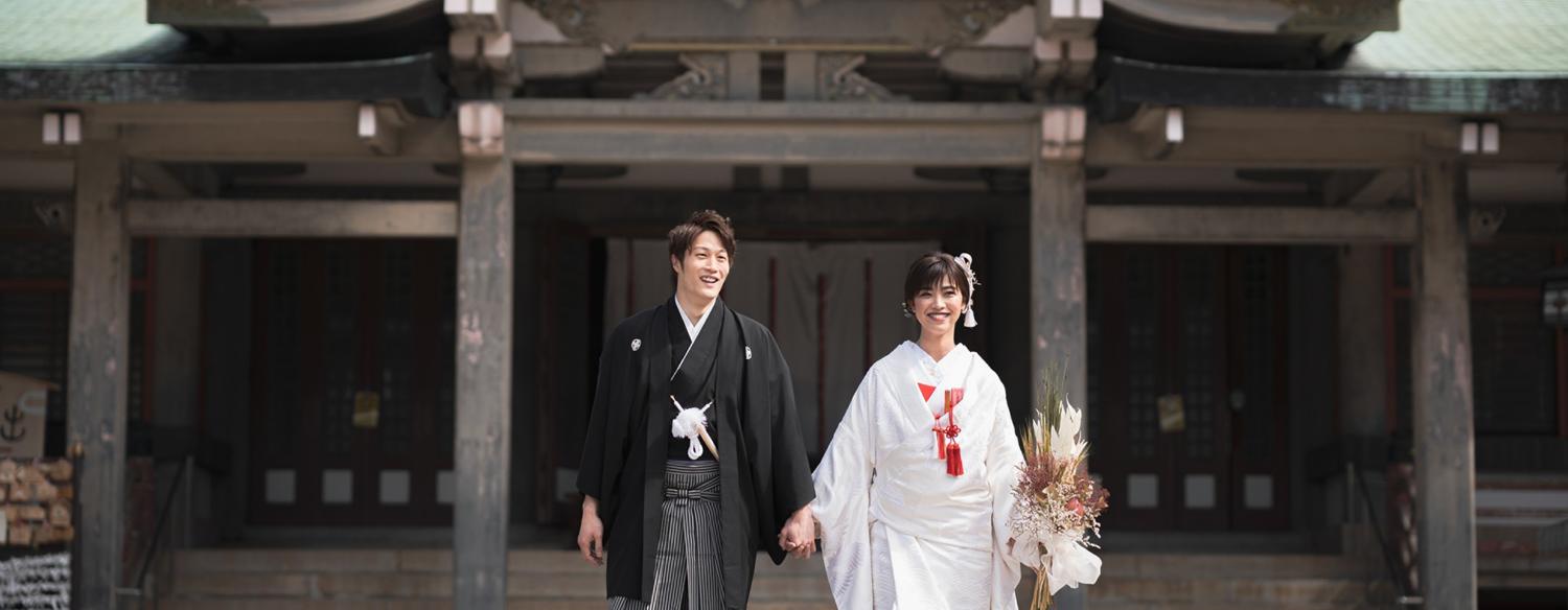 豊國神社。挙式会場。豊臣秀吉公を祀る本殿で執り行う神前式。歴史ある神社での結婚式は、ふたりはもちろんゲストにも喜ばれそうです