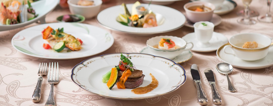 Only One Wedding サンパレス(オンリー ワン ウェディング サンパレス)。料理。味のバランスに細心の注意を払って作り上げる和洋折衷コース。幅広い世代に喜ばれる味付けを行ってくれます