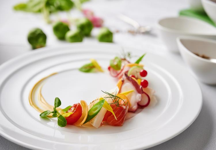 アルカンシエル luxe mariage 大阪(アルカンシエル リュクス マリアージュ 大阪)。料理。可憐な盛り付けが見た目にも楽しい冷製オードブル