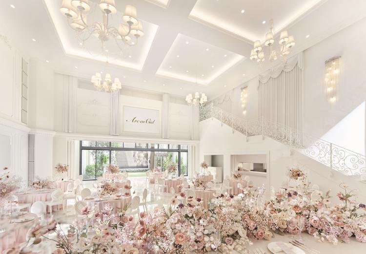 アルカンシエル luxe mariage 大阪(アルカンシエル リュクス マリアージュ 大阪)。披露宴会場。『パリスヴィラ・ブラティーヌ』は二人好みにコーディネート可能