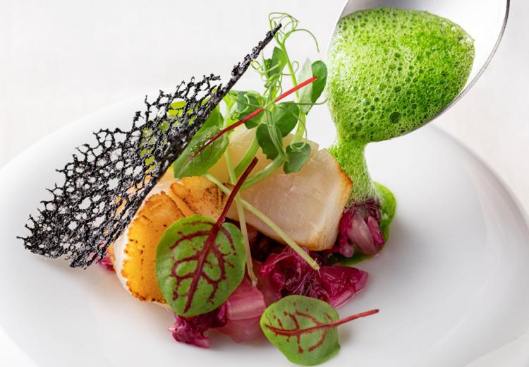 ラグナヴェール大阪 LAGUNAVEIL OSAKA。料理。北田料理長が監修する和の要素を取り入れたメニュー