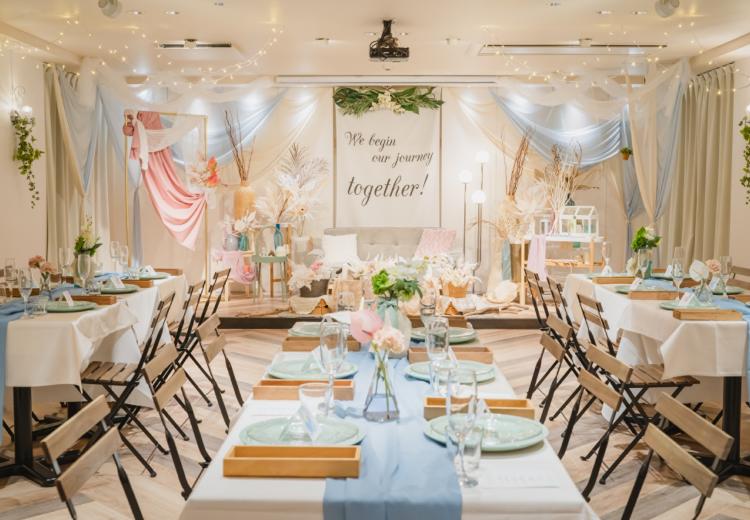 Wedding Space Lover’s Mahalo（ラバーズ マハロ）。披露宴会場。『Alohau』も140名まで着席できる広々とした会場