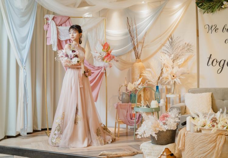 Wedding Space Lover’s Mahalo(ラバーズ マハロ)。披露宴会場。ふたりのイメージ次第で様々な雰囲気を演出できます