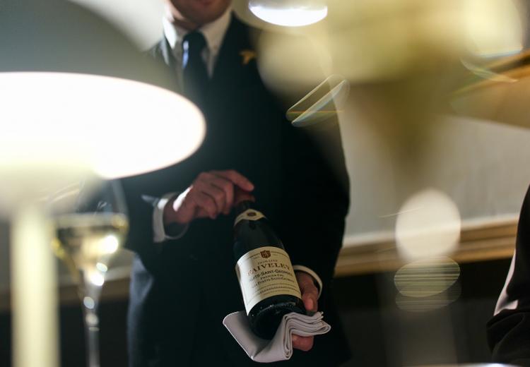 NELU 高麗橋(ネル 高麗橋)。料理。知識豊富なソムリエが提案する、料理にぴったりのワイン