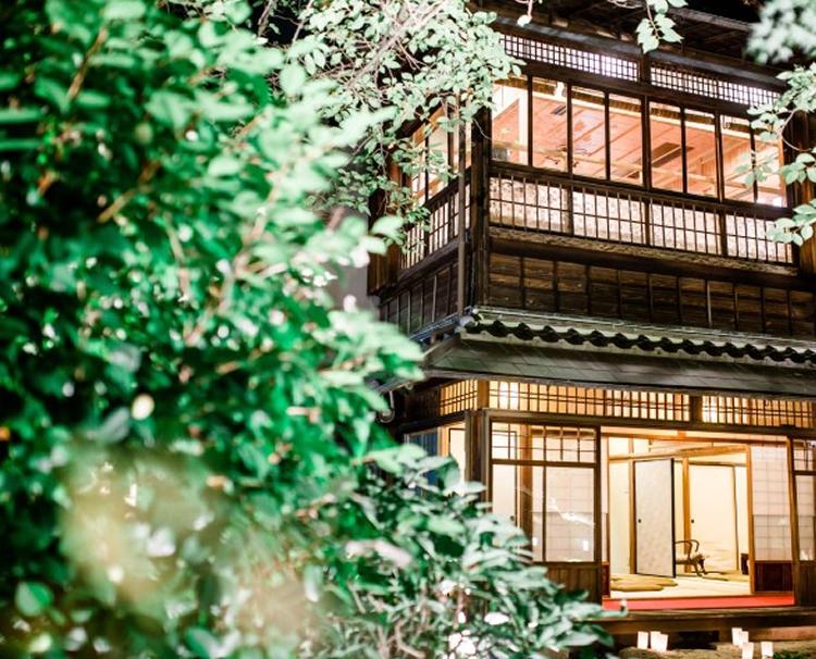 神戸北野　ハンター迎賓館。アクセス・ロケーション。北野の賑わいがうそのよう。静かな和の趣に包まれる贅沢な時間