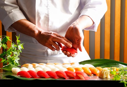 セトレハイランドヴィラ姫路。料理。新鮮なネタを使い、目の前で職人が握ってくれる寿司ビュッフェ