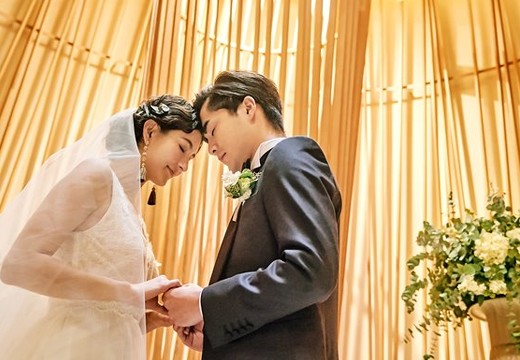山手迎賓館 神戸。挙式会場。緑と光あふれる空間が神聖な雰囲気を演出してくれます