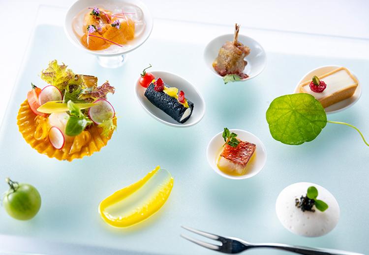 Mille Anges(ミル・アンジュ)。料理。細かく丁寧に盛り付けられた料理が、テーブルを彩ります