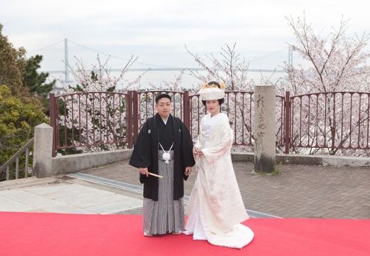 柿本神社。『明石海峡大橋』を一望できる、開放的なロケーション