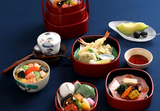 西宮神社会館。料理。天ぷらなどが付く子ども向けのメニューもあります