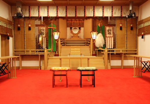 西宮神社会館。挙式会場。『西宮神社会館』内にある儀式殿。金と赤のきらびやかな内装