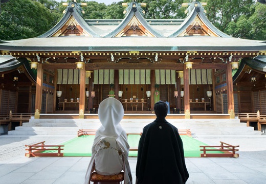 西宮神社会館。挙式会場。歴史ある『西宮神社』の本殿は、厳かな雰囲気が漂います