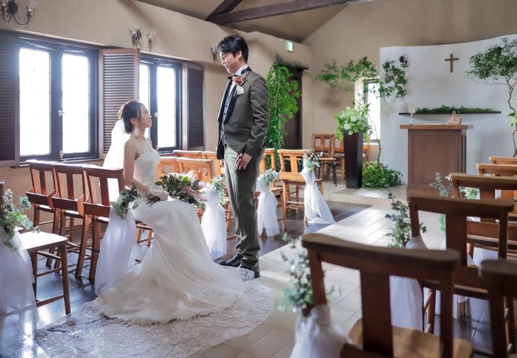 ENCUEIL(アンクィール)。挙式会場。樹木を使ったコーディネートもできる会場は59名まで列席可能