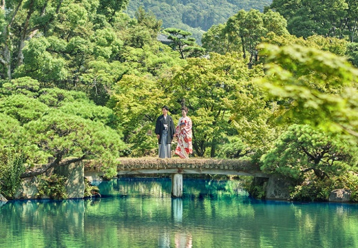 THE SORAKUEN（相楽園）。優美な池泉回遊式の日本庭園はフォトスポットとしても評判