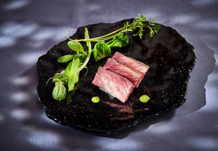 ララシャンス KOBE(ララシャンス 神戸)。料理。やわらかな食感と芳醇な味わいを心ゆくまで堪能できる肉料理