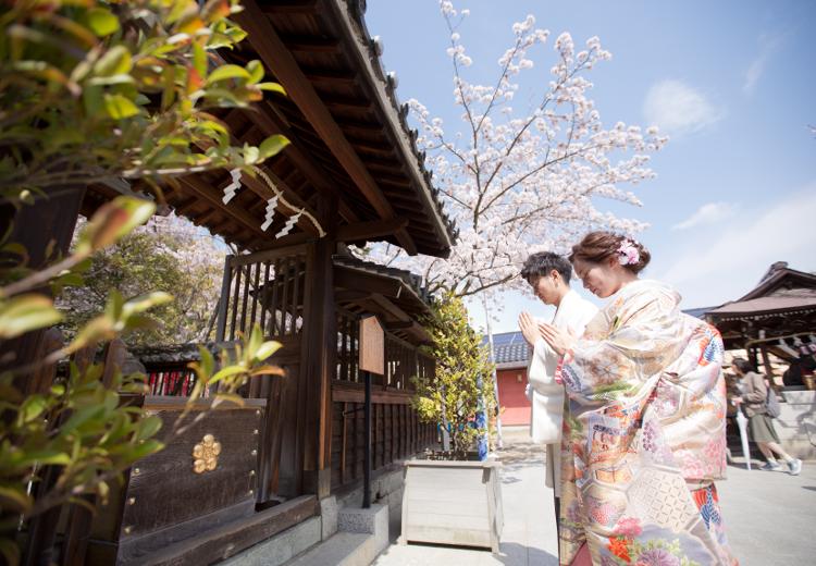 北野異人館 旧ムーア邸。挙式会場。『北野天満神社』では家族の絆が深まる神前式を執り行えます