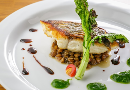 Les Legumes(レギューム)。野菜をはじめ、オーガニックにこだわった食材が使われています