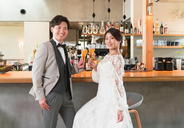 TRATTORIA amarancia（トラットリア アマランチャ）。披露宴会場。店内にはおしゃれなバーカウンターも完備されています