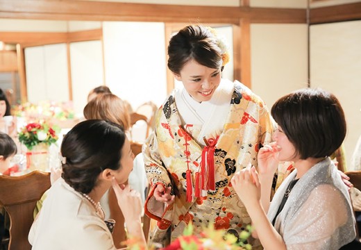 京都洛東迎賓館（国登録有形文化財）。披露宴会場。幸せな時間をゆったり楽しめるアットホームな雰囲気