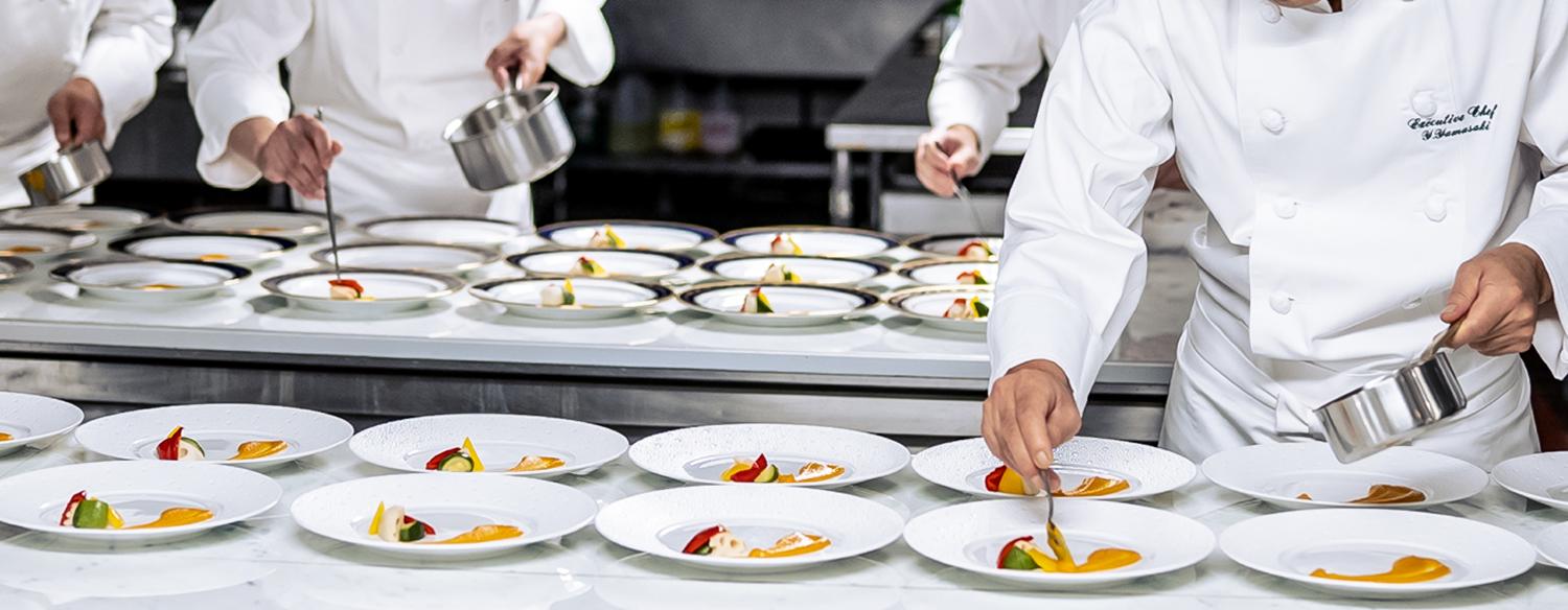 リーガロイヤルホテル京都。料理。フランスで研鑽を積んだ総料理長をはじめとしたシェフの手によって、厳選された食材を用いて生み出される婚礼料理