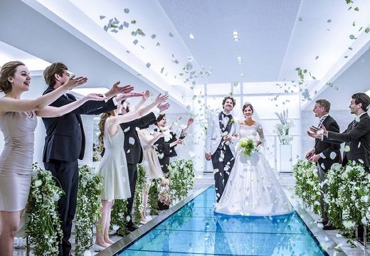 マリアージュ グランデ(MARIAGE GRANDE)。挙式会場。ゲスト席とバージンロードが近く、一体感のある挙式を行えます