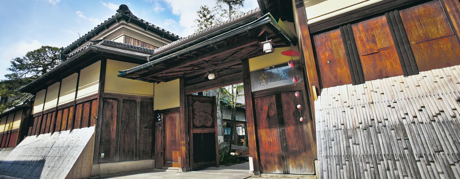 AKAGANE RESORT KYOTO HIGASHIYAMA 1925（アカガネリゾート京都東山 1925）。アクセス・ロケーション。雅やかな街並みが広がる、東山の伝統的建造物群保存地区に位置する結婚式場。歴史と共にふたりの新しいページが開きます