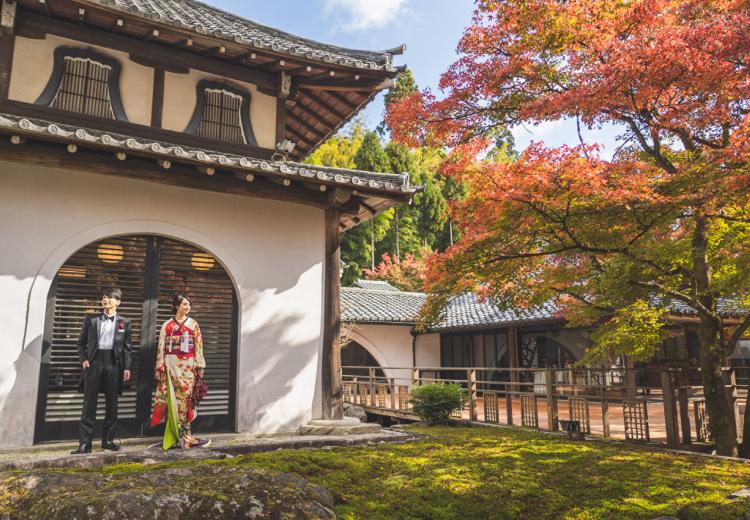 SHOZAN RESORT KYOTO（しょうざんリゾート京都）。広大な敷地内には趣の異なるチャペルと邸宅をそれぞれ2つ用意