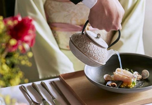 THE SODOH HIGASHIYAMA KYOTO（ザ ソウドウ 東山 京都）。料理。オープンキッチンからできたての料理を最高の状態で提供