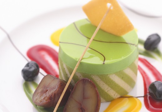 ANAクラウンプラザホテル京都。料理。彩り豊かなデザートも京都らしく緑茶や大納言小豆を使用