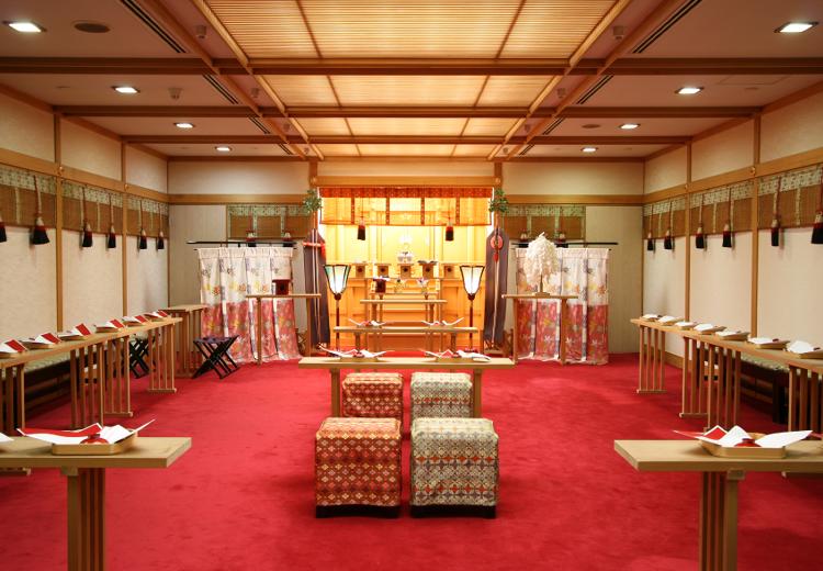 ANAクラウンプラザホテル京都。挙式会場。古式ゆかしい神前式の舞台となる40名までの『神殿』も完備