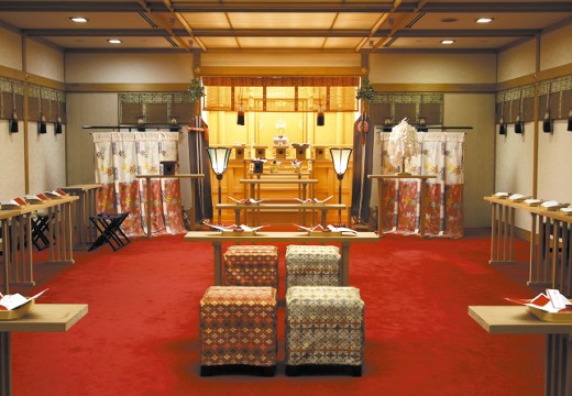 ANAクラウンプラザホテル京都。挙式会場。古式ゆかしい神前式の舞台となる40名までの『神殿』も完備