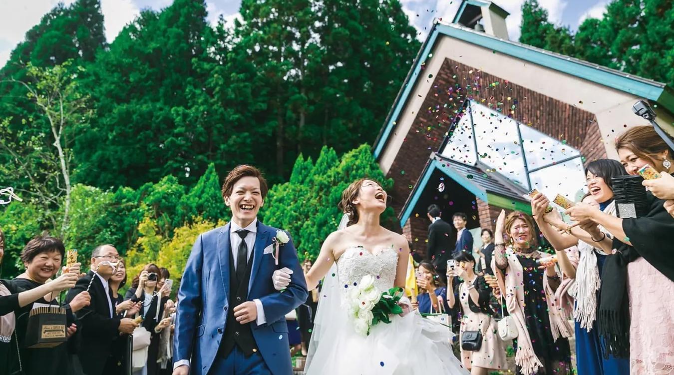Italian Restaurant & Wedding OZ(イタリアンレストラン&ウェディング オズ)。1日1組限定で大切な人たちとゆったりと過ごせます。広大なガーデンを活かしたおしゃれな結婚式も実現可能