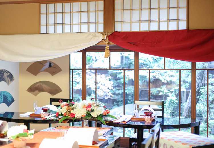 世界遺産・元離宮二条城。披露宴会場。京都らしい和の風情を感じながら、食事や語らいを楽しめます