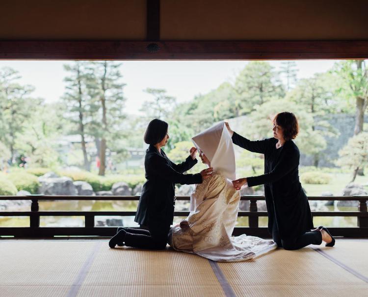 世界遺産・元離宮二条城。スタッフ。花嫁支度は、和装専門の着付担当などがサポートしてくれます