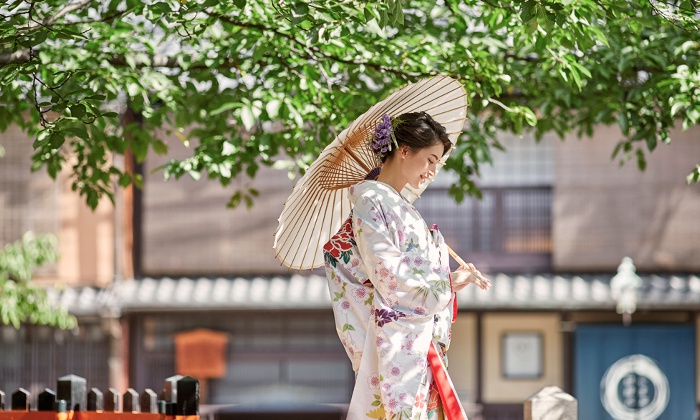 小さな結婚式 京都店。演出・小物。映画のワンシーンを思わせる美しいロケーション写真を一生の思い出に