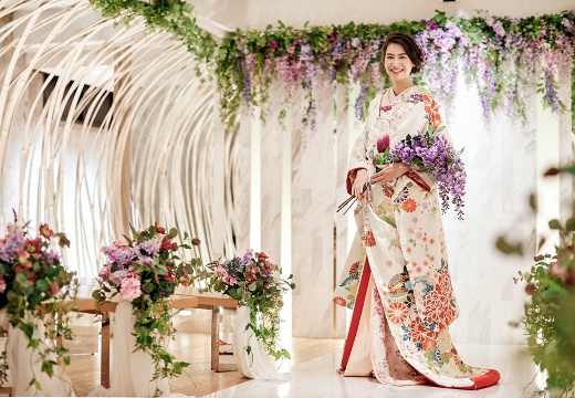 小さな結婚式 京都店。挙式会場。艶やかな和装も一層美しく映える空間が魅力です
