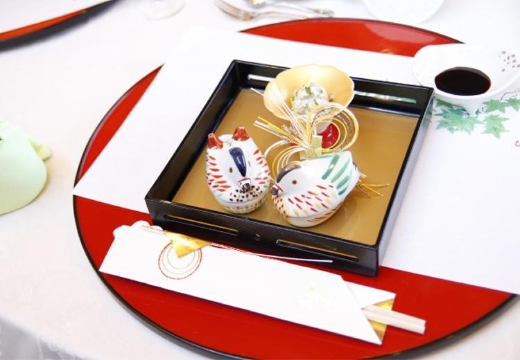 奈良町 あしびの郷。料理。旬を盛り込んだ料理は、美しい器使いにも注目です
