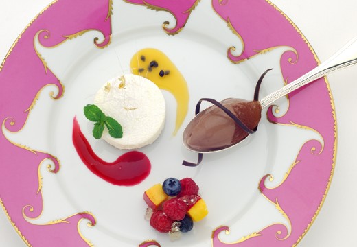Le BENKEI(ル ベンケイ)。料理。アート作品のような美しい見た目の盛り付けも魅力の一つ