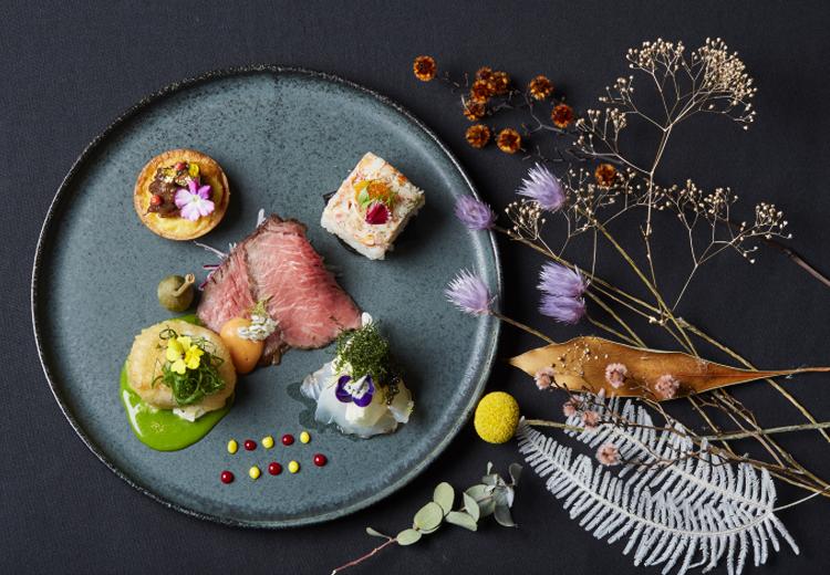 IRIS WATER TERRACE AYAMEIKE(イリスウォーターテラスあやめ池)。料理。奈良ならではの素材を活かした期待を超える料理の数々