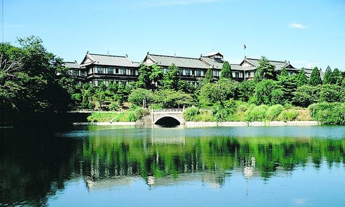 奈良ホテル。アクセス・ロケーション。『奈良公園』の敷地内にある自然豊かなロケーション