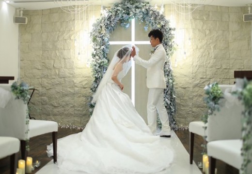プリエージュ岡山。挙式会場。新郎新婦とゲストの距離が近いアットホームな空間