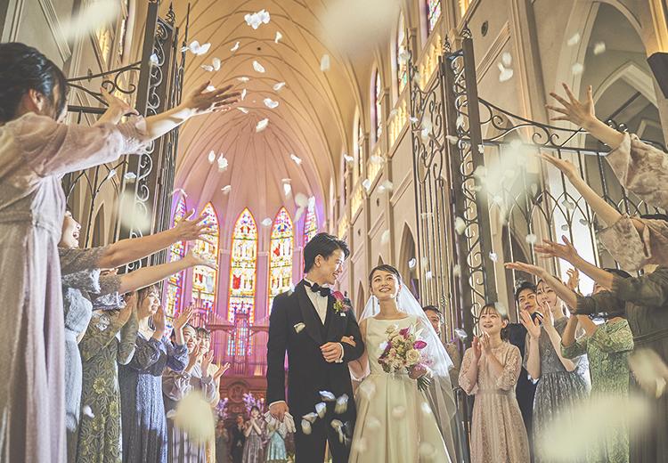 プリムローズ（FIVESTAR WEDDING）。挙式会場。挙式は厳かな教会式の他、アットホームな人前式にも対応