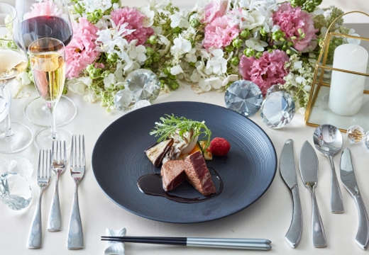 リーセントカルチャーホテル（FIVESTAR WEDDING）。料理。五感を使って楽しめる、記憶に残る料理を提供してくれます