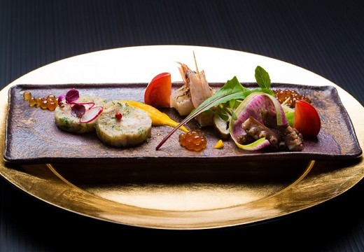 Le Merci (ル・メルシェ)。料理。味はもちろん、器や盛り付けにもこだわった料理が並びます